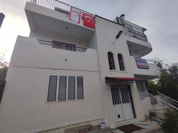 Girne Alsancak'ta Türk Koçanlı Muhteşem Manzaraya Sahip Satılık Komple Bina !01