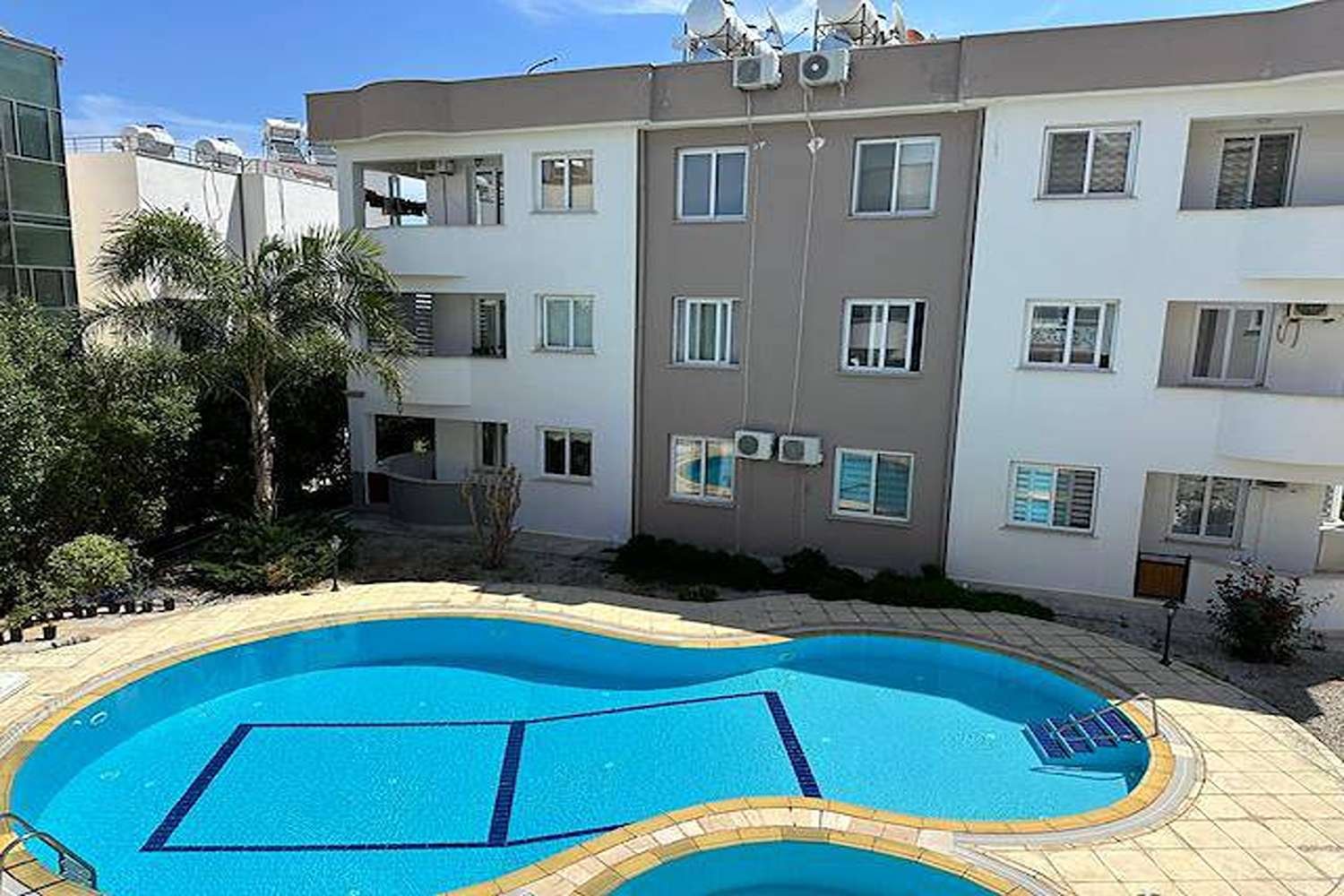 Girne Alsancak'da Havuzlu Site Kiralık 1+1 Daire12_1