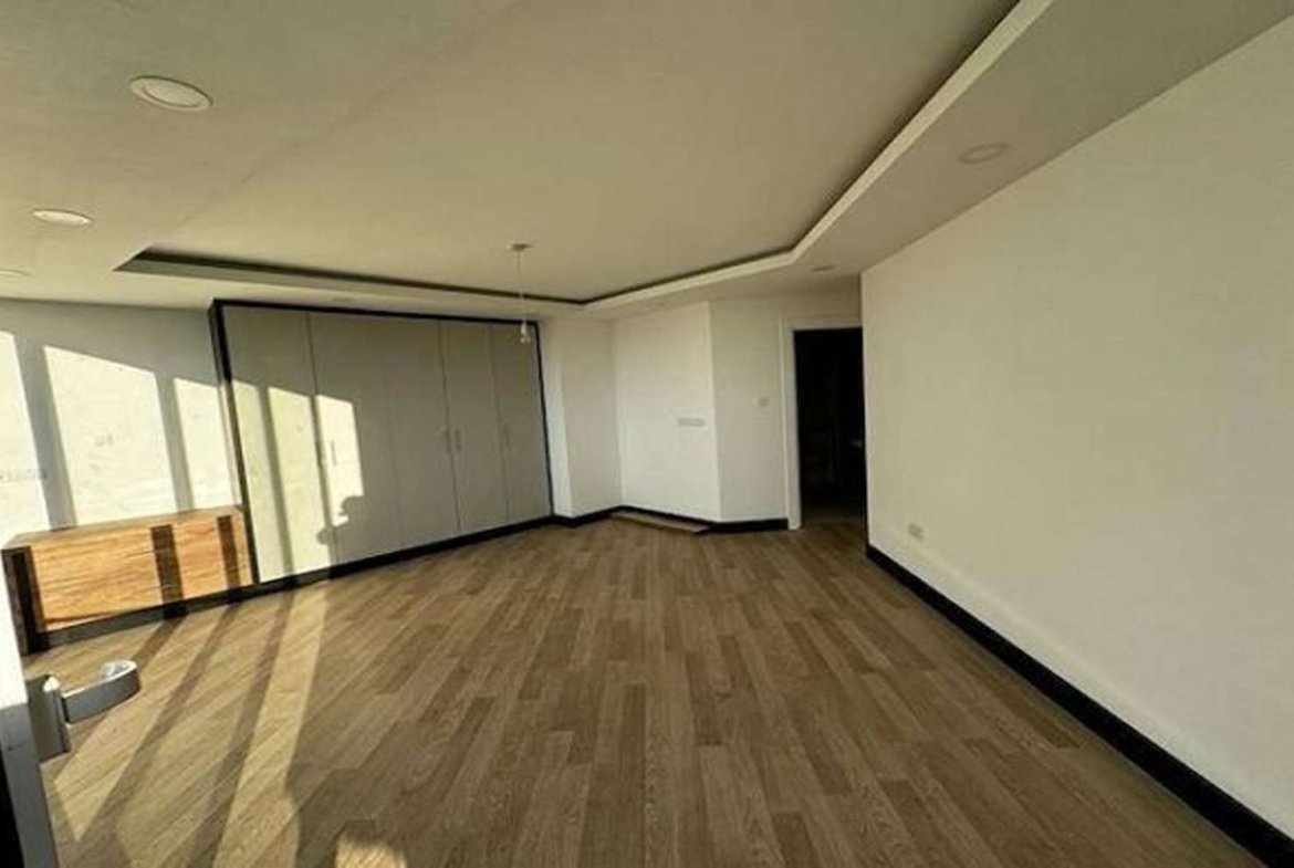 Girne Merkez'de Dağ Manzaralı Satılık 2+1 Penthouse Daire