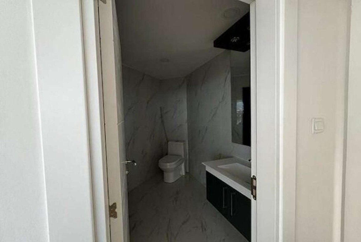 Girne Merkez'de Dağ Manzaralı Satılık 2+1 Penthouse Daire