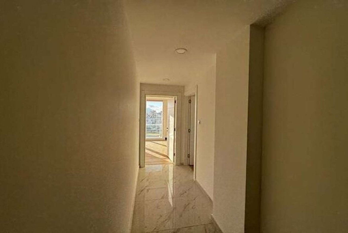 Girne Merkez'de Dağ Manzaralı Satılık 2+1 Penthouse Daire