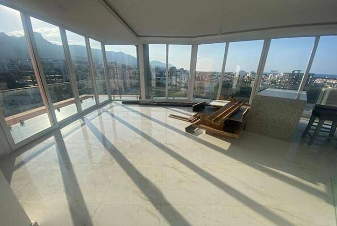 Girne Merkez'de Dağ Manzaralı Satılık 2+1 Penthouse Daire